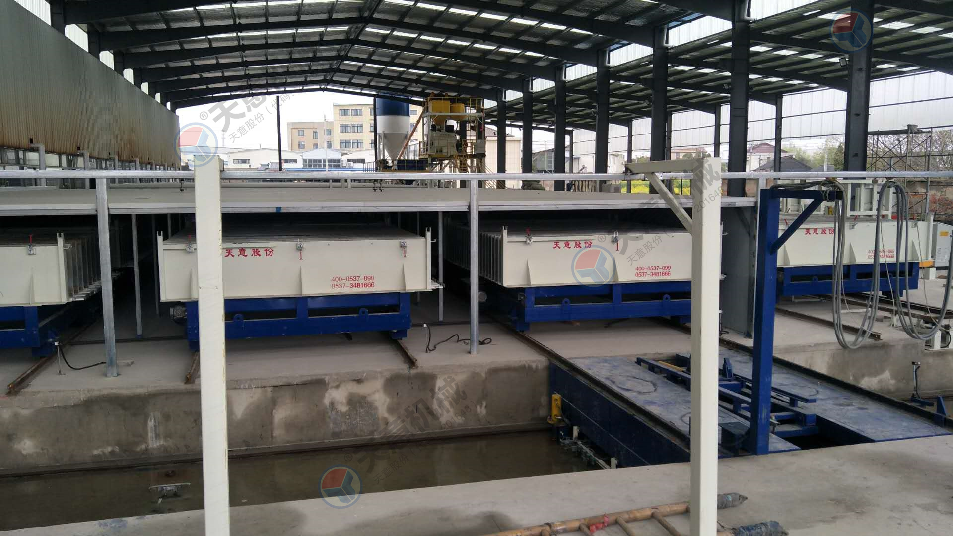 相對于傳統(tǒng)墻板機設備，新型墻板機有點更多